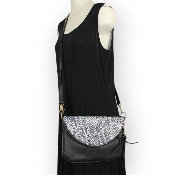 Lot 5 Bags AdrienneVittadini UnderOneSky BCBG NineWest MichaelKors - Picture 5 of 14